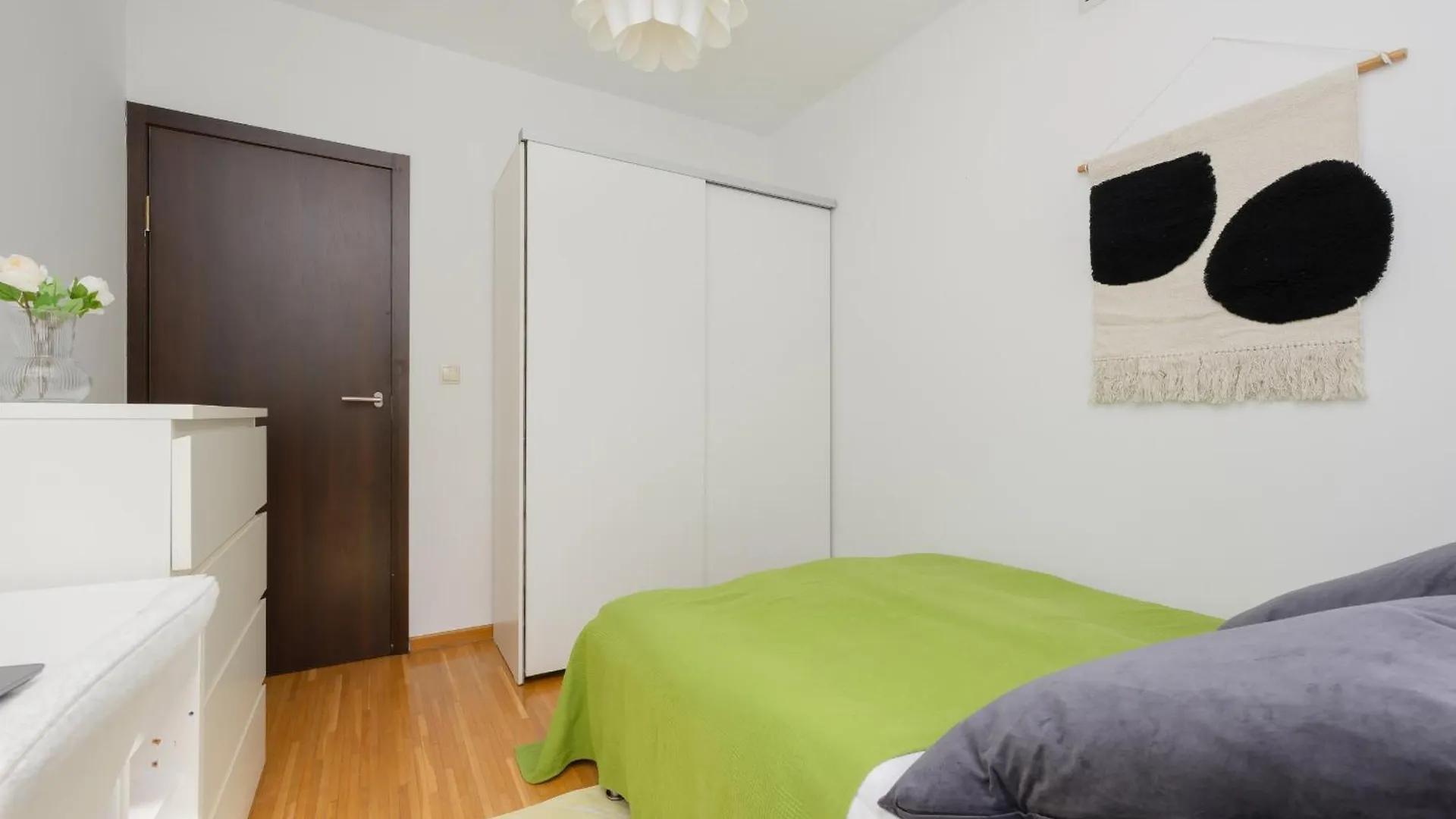 Sunny Apartment In The Heart Of Warsaw By Noclegi Renters פולין
