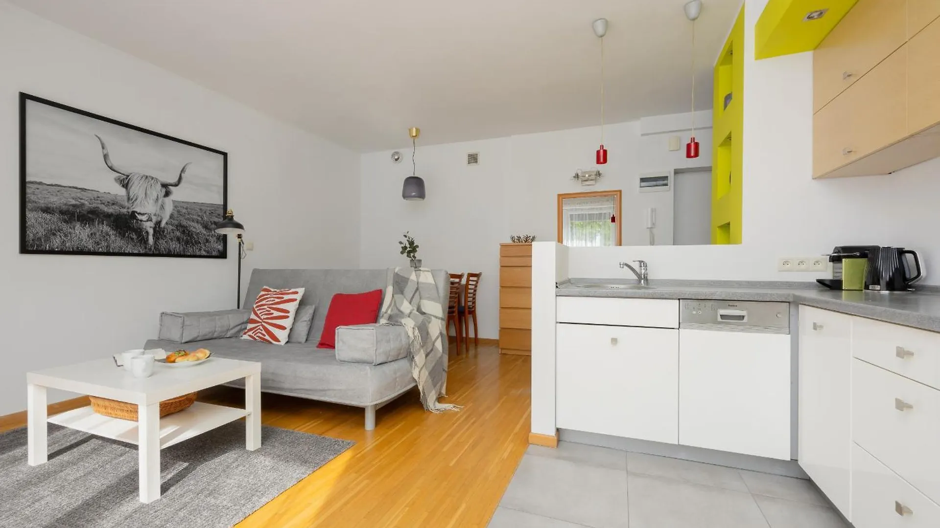 Sunny Apartment In The Heart Of Warsaw By Noclegi Renters