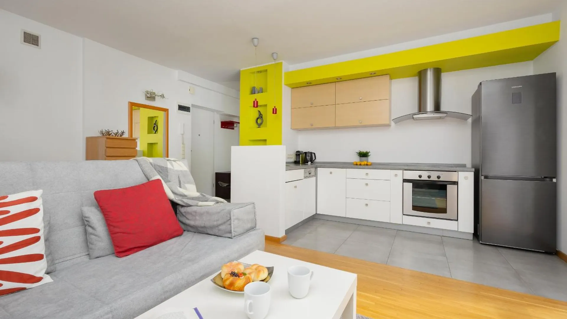 Sunny Apartment In The Heart Of Warsaw By Noclegi Renters