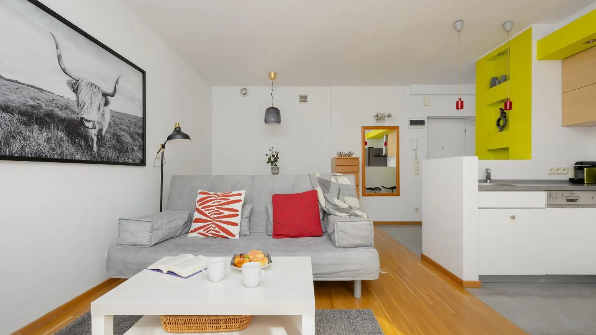 Sunny Apartment In The Heart Of Warsaw By Noclegi Renters פולין